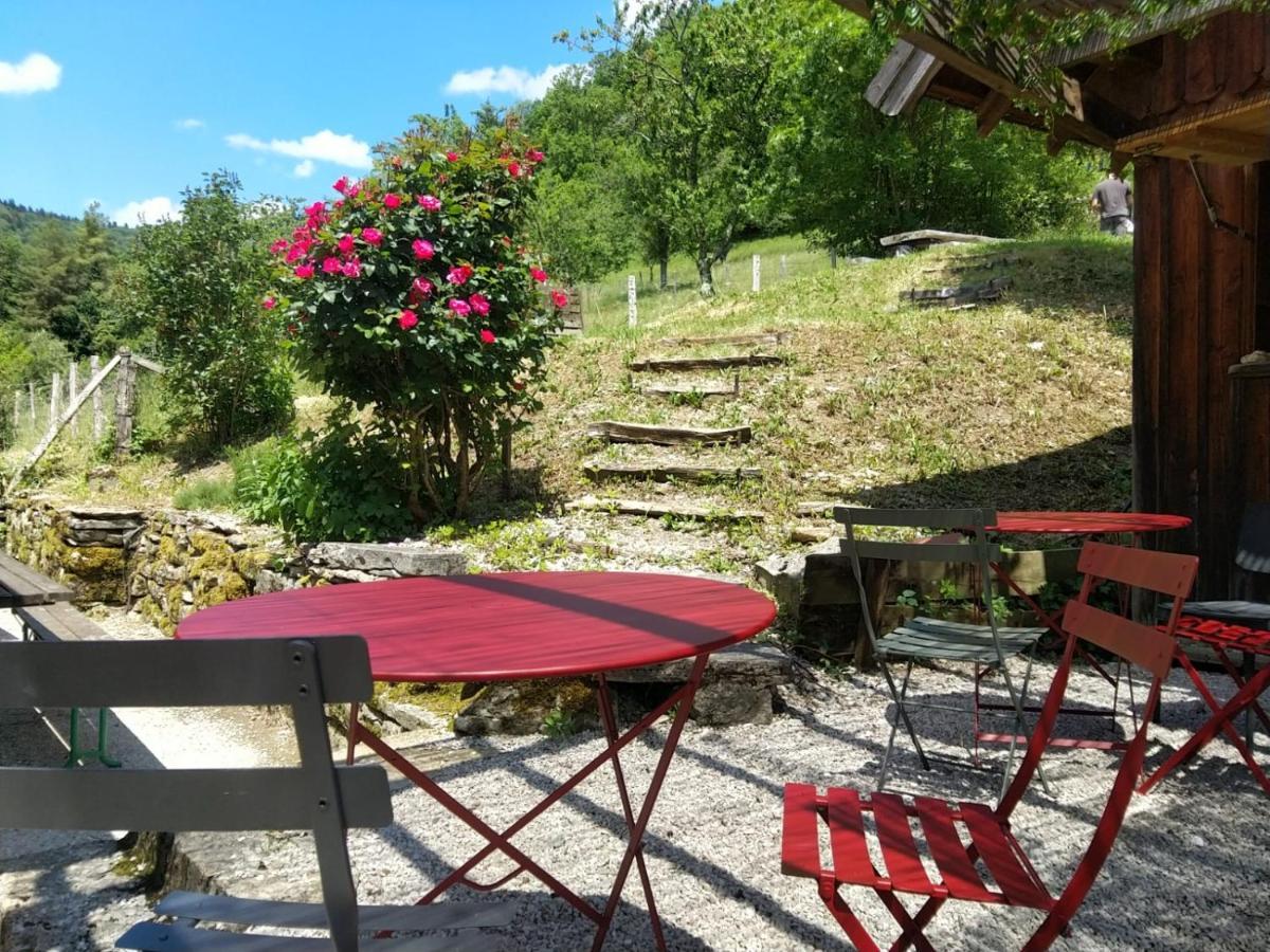 Les Repaires Nans-sous-Sainte-Anne Exterior foto