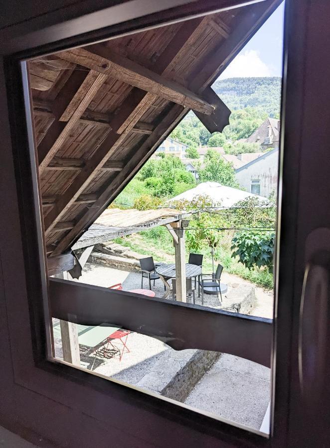 Les Repaires Nans-sous-Sainte-Anne Exterior foto